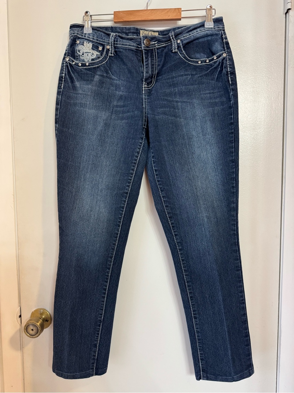 Earl Jeans Women's Mid-Dark Blue Straight Leg Jeans with Stud Accents